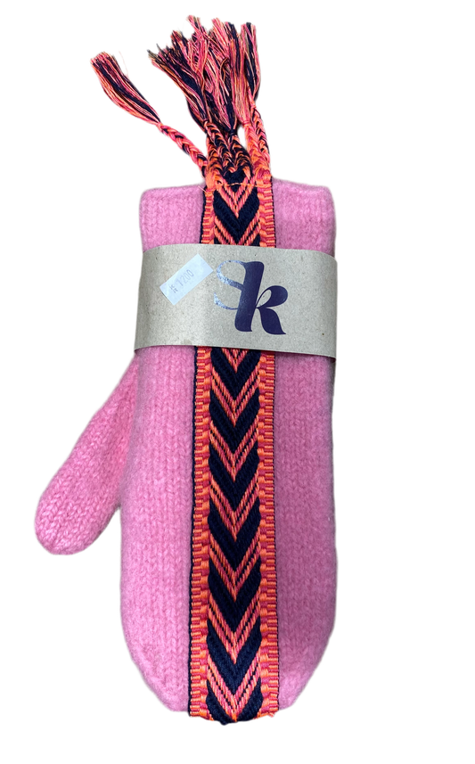 SUSTAINKNIT rosa vott med frynser